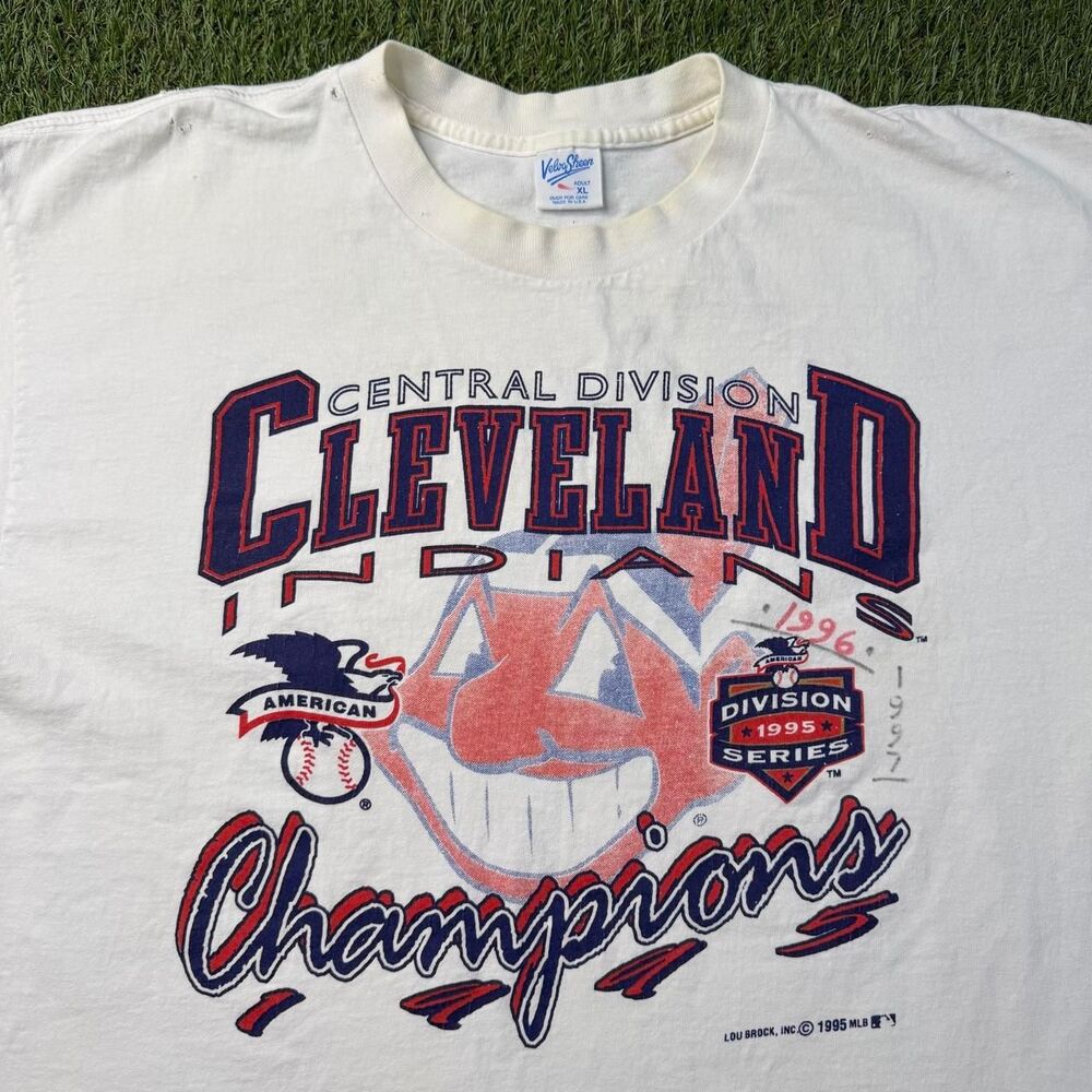 Vintage Cleveland Indians Chief Wahoo Champions Shirt XL Velva Sheen 90s USA